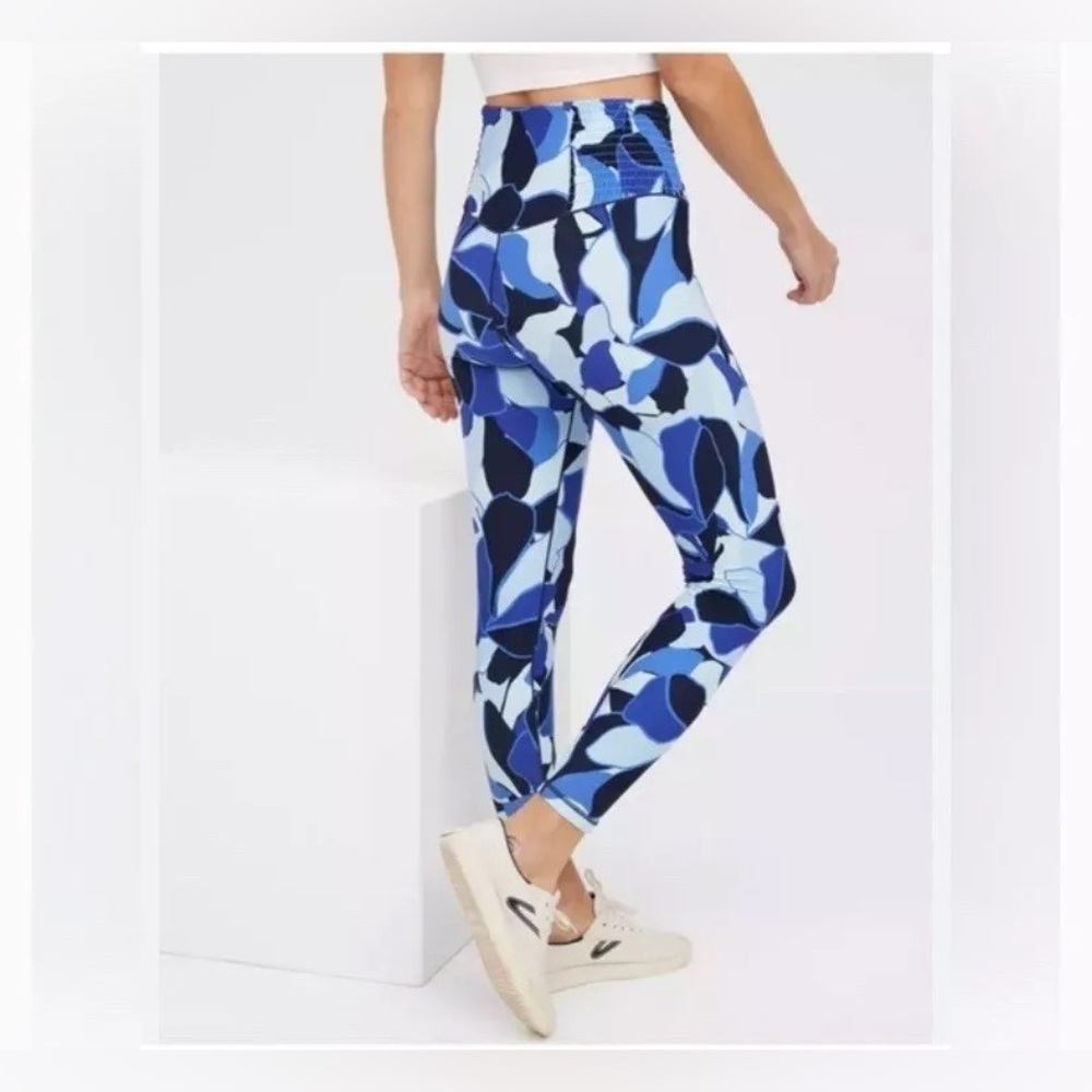 NWOT Aerie Offline Real Me Smocked Patterned Leggings in Blue Size S